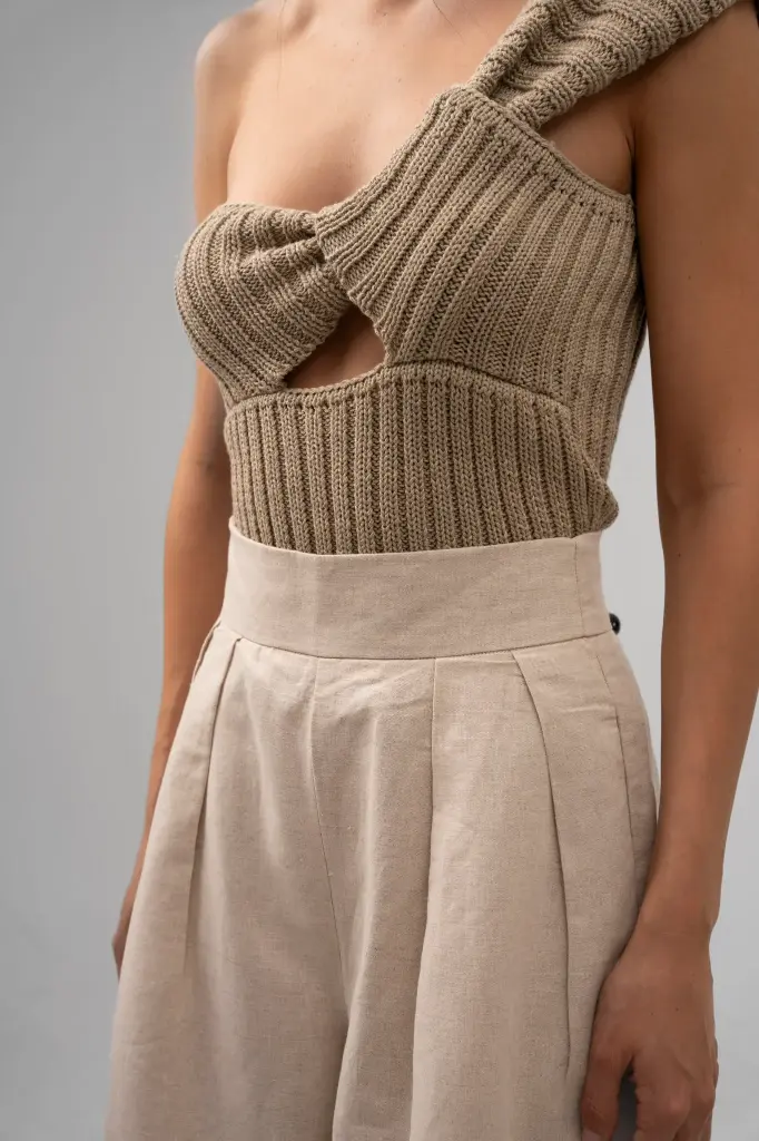 The_Pleated_Cotton-Linen_Pants2.webp